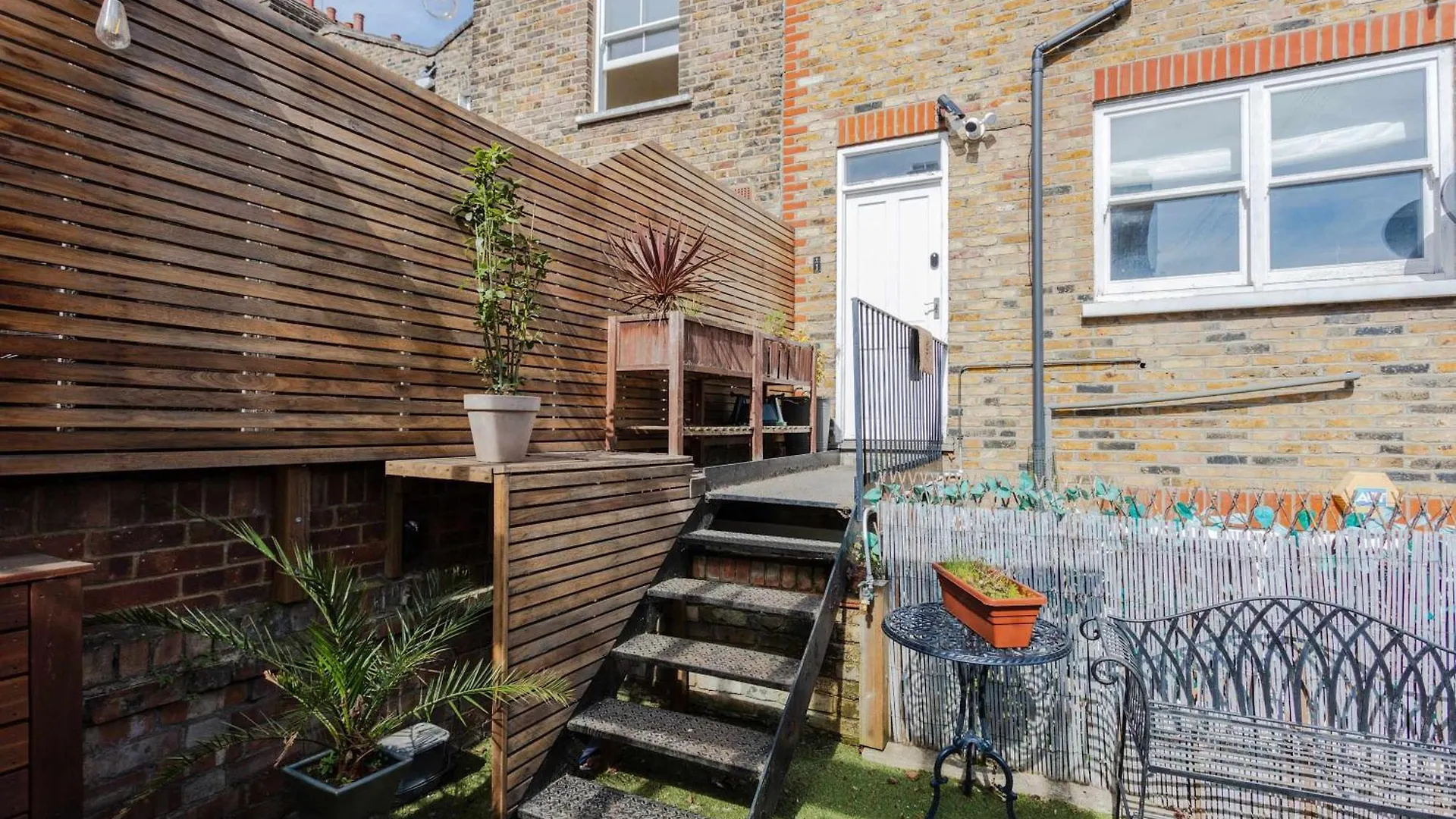 Apartment Newly Refurbished 4 Bedroom House In East London United Kingdom